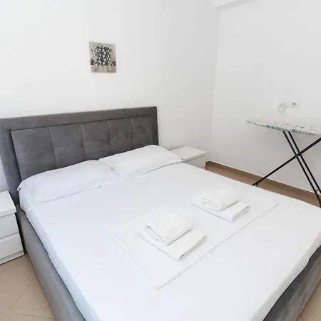Mucobega 4 * Saranda