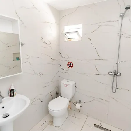 Apartament Mucobega 4 *
