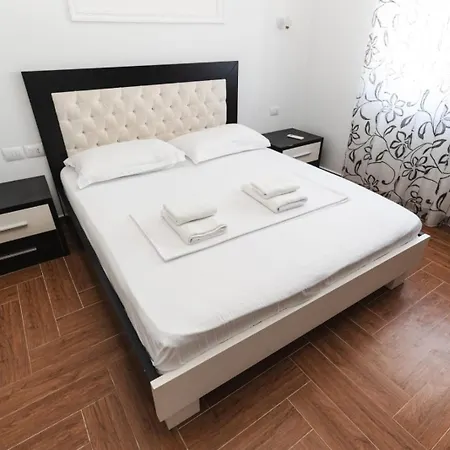 아파트 Mucobega 4 *